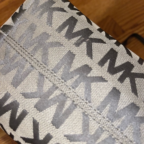 Michael Kors Chain Link Tote - Picture 3 of 7